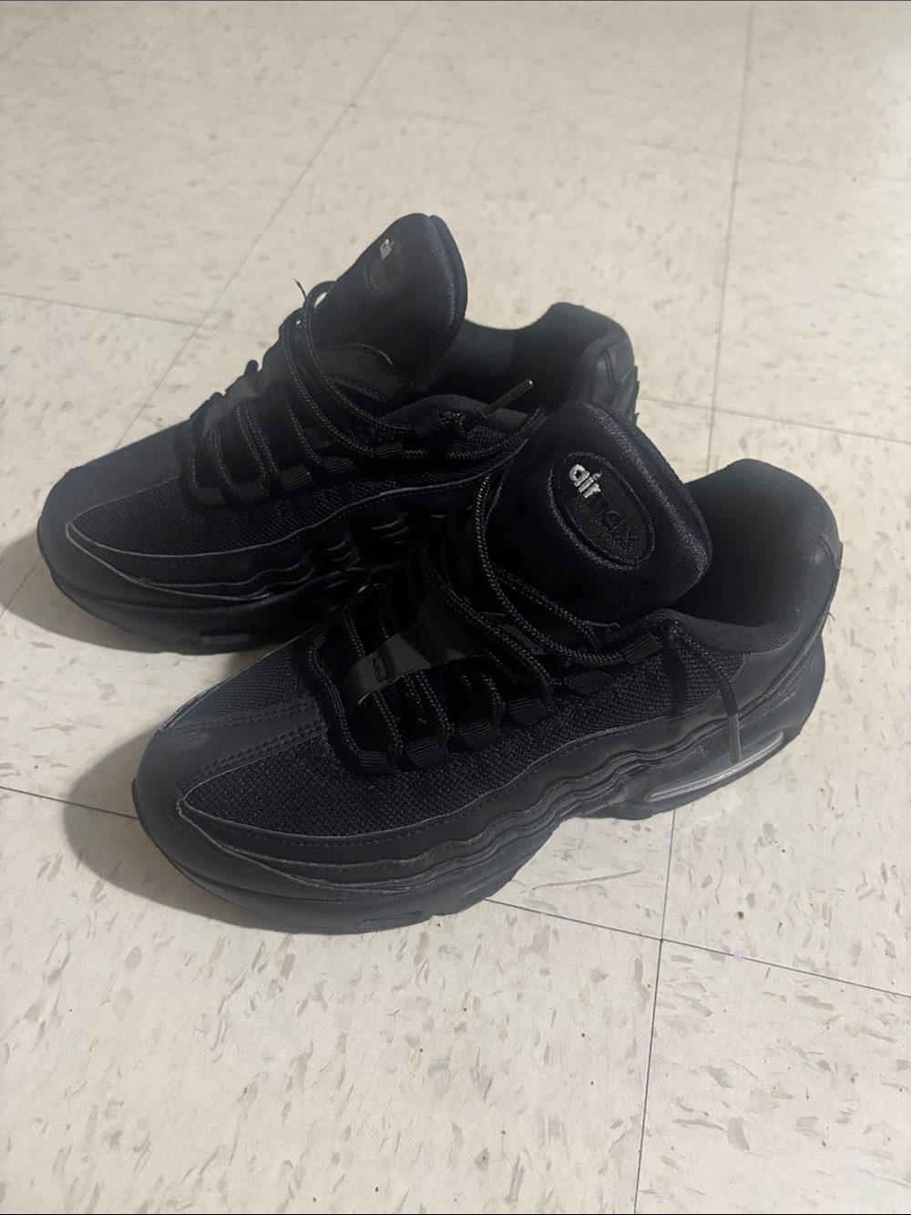 Boy’s Black Air Max 95 Athletic Sneakers - Picture 2 of 4